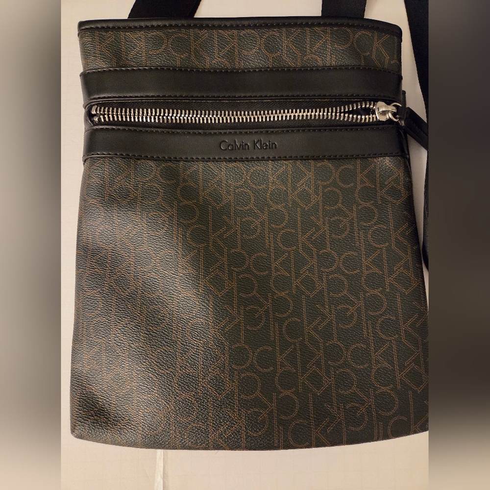 Calvin Klein Messenger Bag